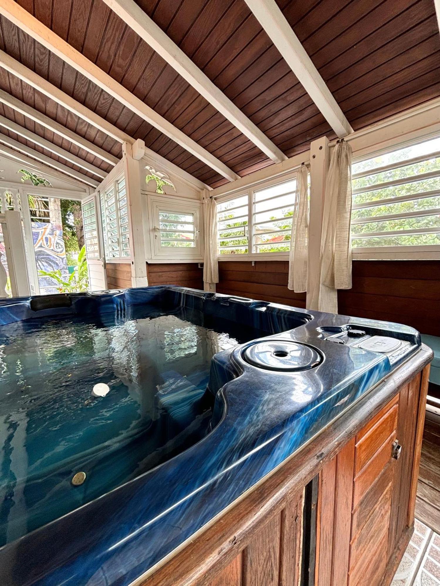 Le Nid De Lorhila - Jacuzzi, Piscine, Plage Sainte-Anne  Eksteriør billede